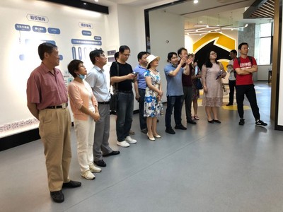 中南大學上海校友會走進常熟鐵馬營孵化器與世界聯合學院 共探創新教育與企業孵化新路徑